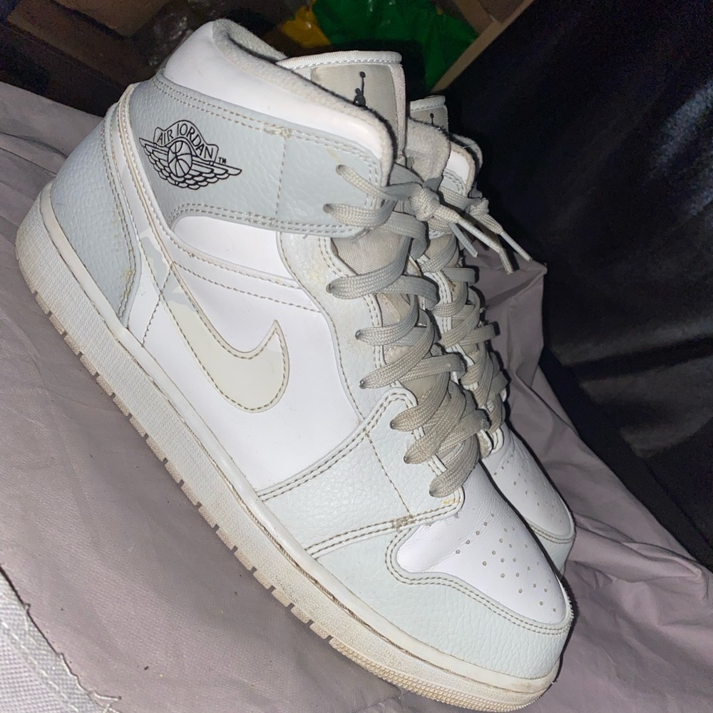 jordan 1s mid ‘swoosh logo grey camo